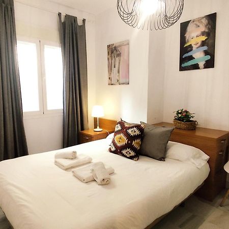 Apartamento San Luis. Plaza De Parking Gratis!!! Sevilla Bagian luar foto