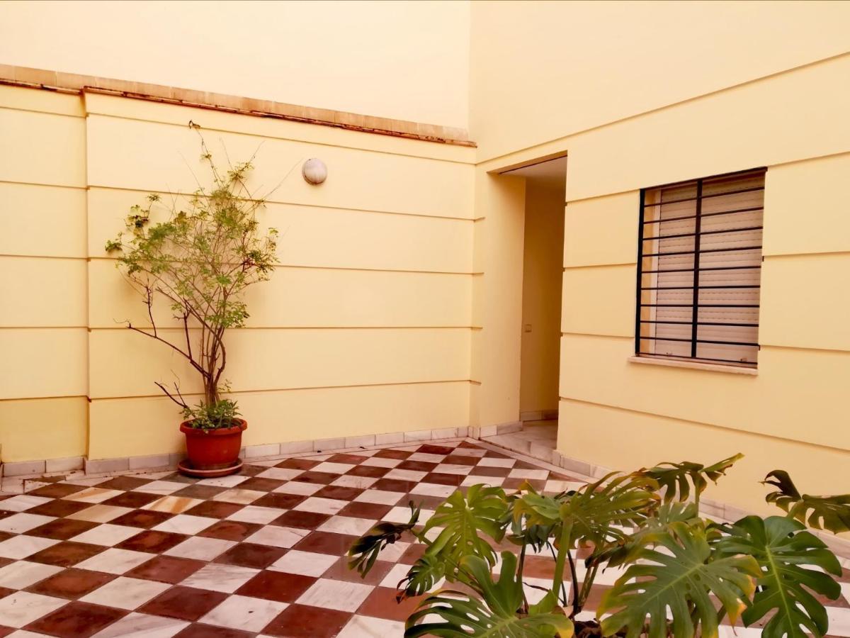 Apartamento San Luis. Plaza De Parking Gratis!!! Sevilla Bagian luar foto