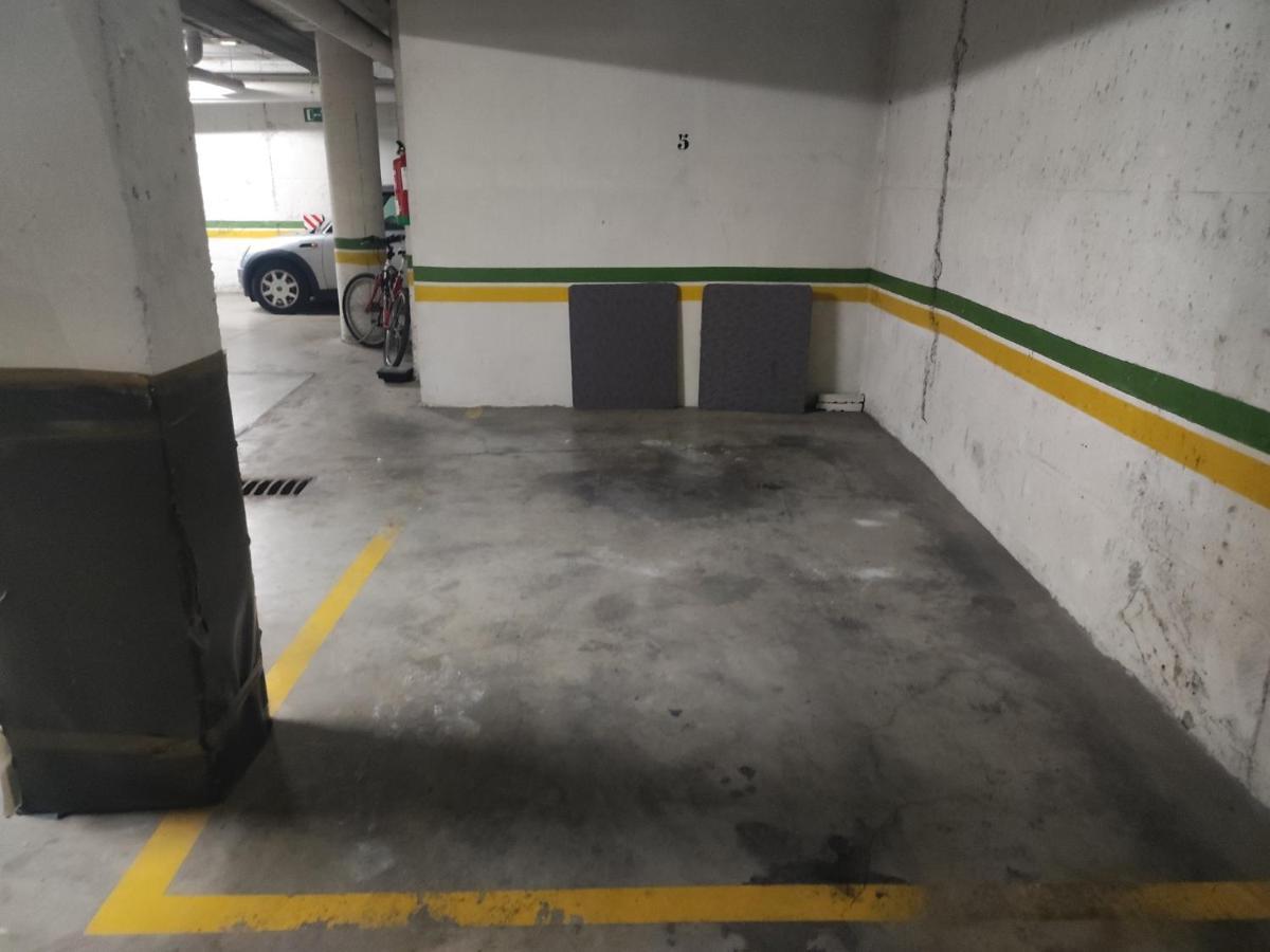 Apartamento San Luis. Plaza De Parking Gratis!!! Sevilla Bagian luar foto