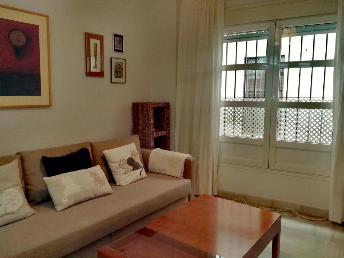 Apartamento San Luis. Plaza De Parking Gratis!!! Sevilla Bagian luar foto