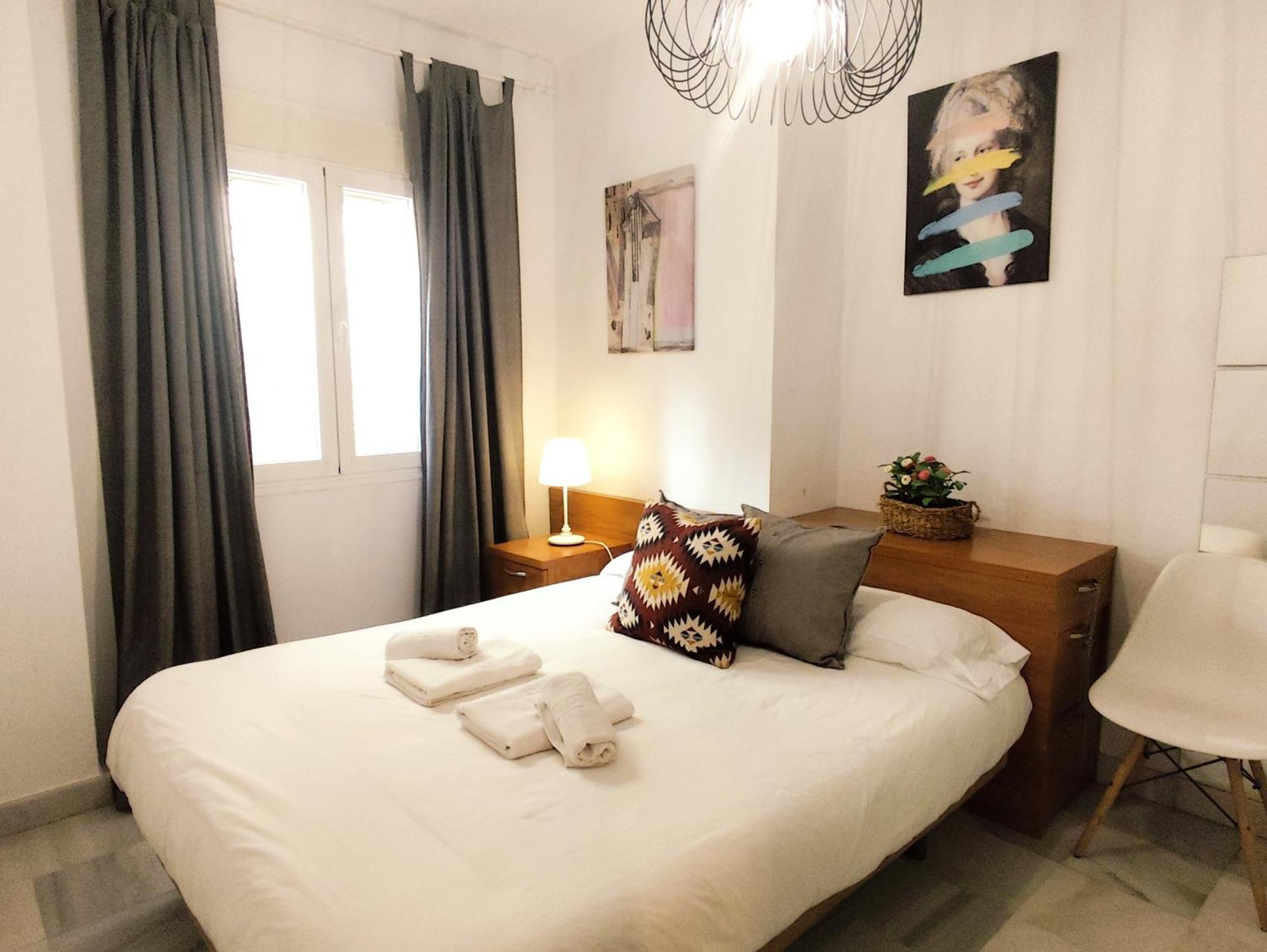 Apartamento San Luis. Plaza De Parking Gratis!!! Sevilla Bagian luar foto